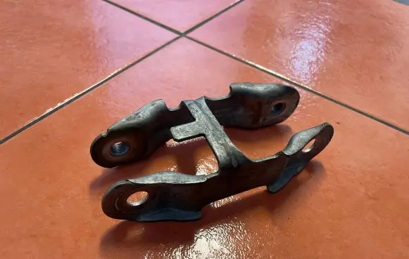 Mercedes-Benz A W176 Engine mount bracket A2462400809