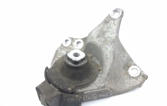 Honda Accord Engine mount bracket