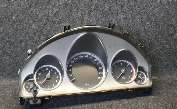 Mercedes-Benz E W212 Speedometer (instrument cluster) A2129001810