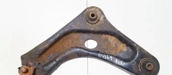 Peugeot 207 Front lower control arm/wishbone