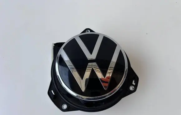 Volkswagen PASSAT B8 Tailgate handle with camera 3G0827469EK