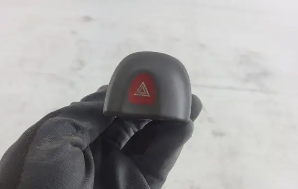Renault Scenic I Hazard light switch 25177