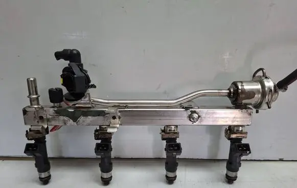 Opel Astra J Fuel injectors set S27647474 0280151267