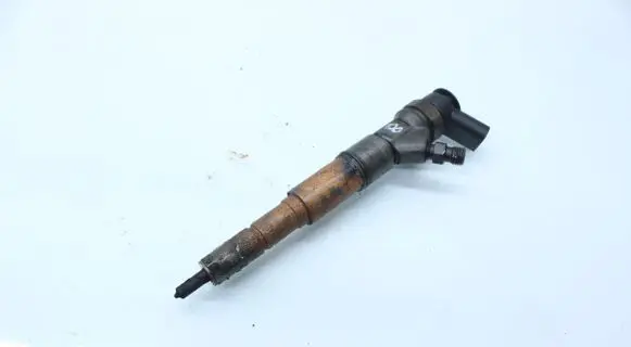 BMW 5 E60 E61 Fuel injector 7794652