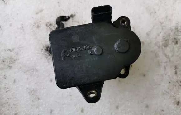 Mercedes-Benz R AMG W251 Intake manifold valve actuator/motor 70113209B