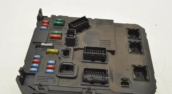 Peugeot 1007 Fuse box set 9653667280