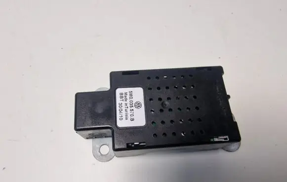 Volkswagen Golf VI Aerial antenna amplifier 5M0035570B