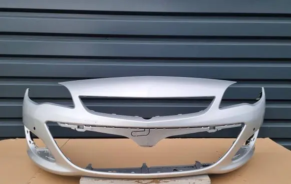 Opel Astra J Front bumper 13368660