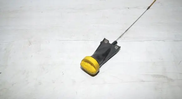 Dacia Duster Oil level dip stick 1079