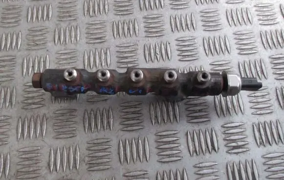 Ford Fiesta Fuel main line pipe 9654592680 9658227880