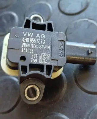 Porsche Macan (95B) Airbag deployment crash/impact sensor 4H0955557A 191028 2080RB4