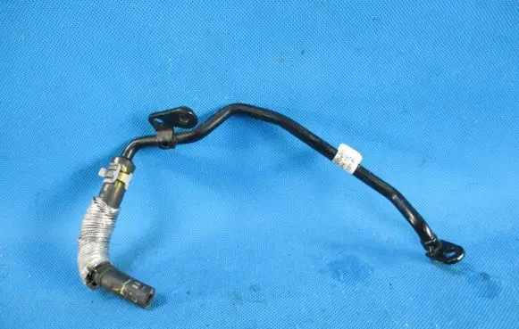 Audi A8 S8 D5 Engine coolant pipe/hose 057121662E
