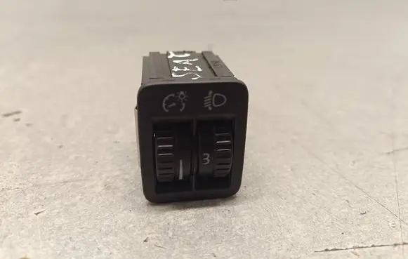Seat Alhambra (Mk2) Light switch 7N09410333