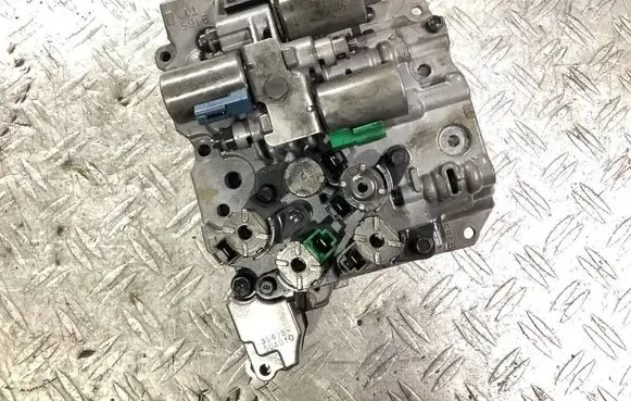 Volvo V70 Transmission gearbox valve body 9165T1 3547550A010