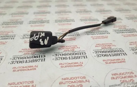 Audi A3 S3 8L Windshield washer spray nozzle 8L0955988