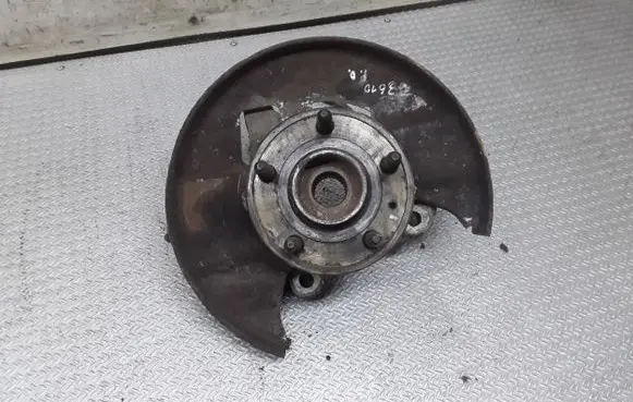 Opel Insignia A Front wheel hub spindle knuckle