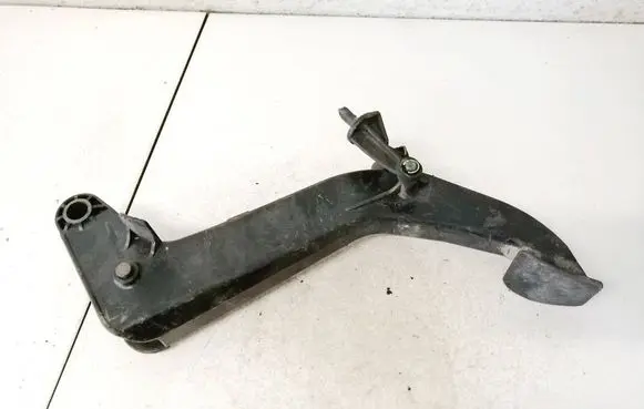 Mercedes-Benz C W202 Brake pedal 2022901516 sp2812