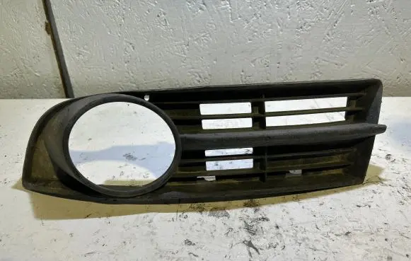 Volkswagen Touran II Front bumper lower grill 1T0853605A DNW13404