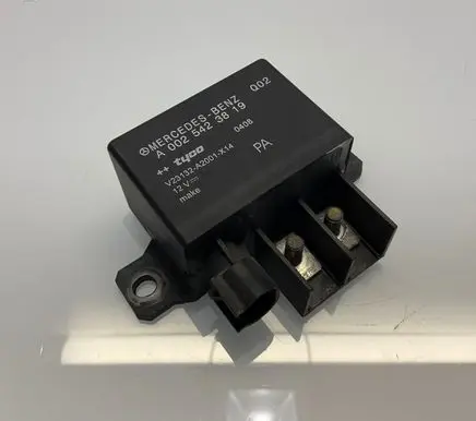 Mercedes-Benz E W211 Charging relay A0025423819 V23132A2001X14 0025423819