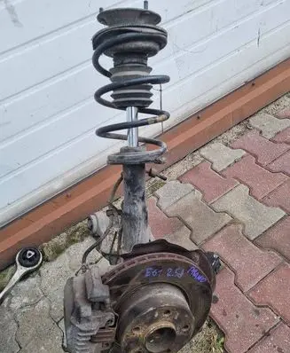 BMW 5 E60 E61 Front shock absorber with coil spring 
