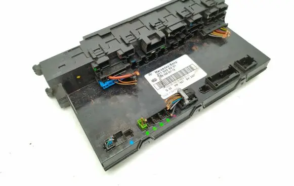 Mercedes-Benz E W211 Fuse module 2115459201 5DK00804719 14150602