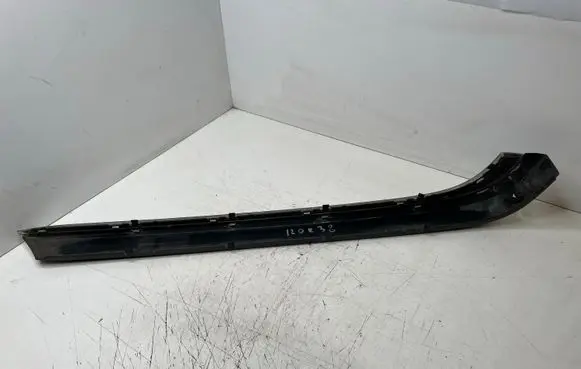 BMW 7 E38 Rear bumper trim bar molding 51128125412
