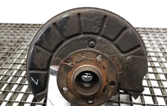 Volkswagen PASSAT CC Front wheel hub spindle knuckle