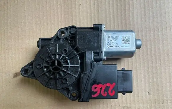 KIA Optima Front door window regulator motor 82450D4000