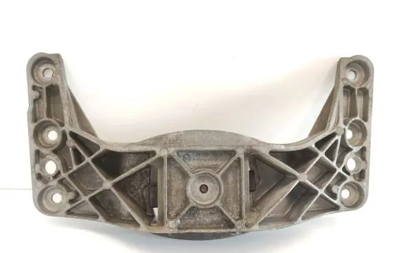BMW 5 E60 E61 Gearbox mounting bracket 676110602 6770289 13992010
