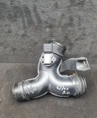 Audi Q7 4L Air intake hose/pipe 4L0145795 038906051C 4L0145770