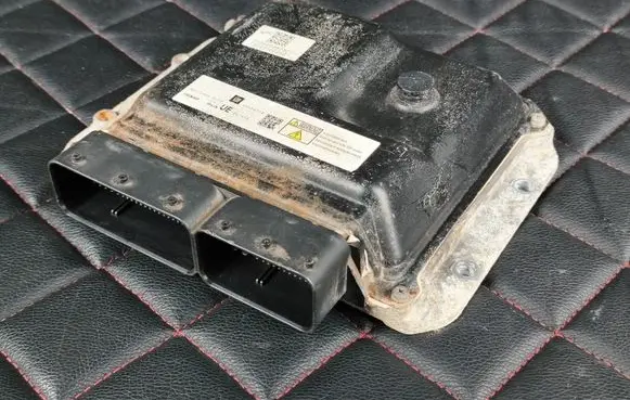 Opel Zafira B Engine control unit/module 55590118 D07008 MB2758008168