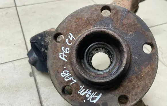 Audi A6 S6 C4 4A Rear wheel hub spindle/knuckle 