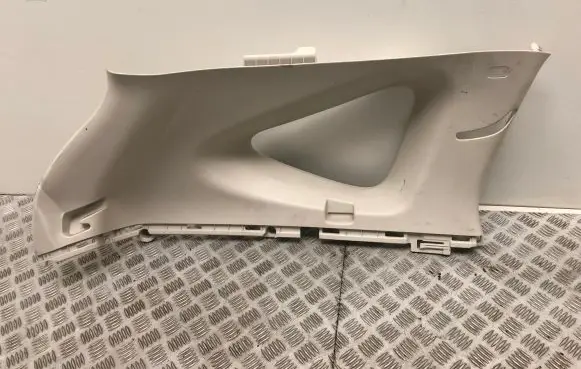 Honda CR-V (D)pillar trim (top) 84181T1GE022M1