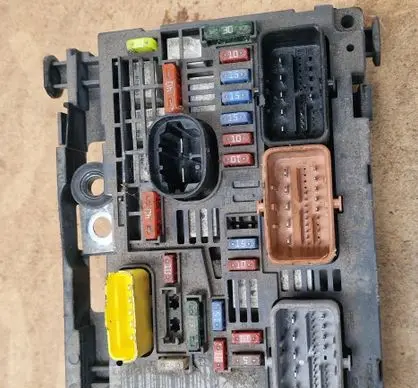 Citroen Berlingo Trunk lid opening control unit 