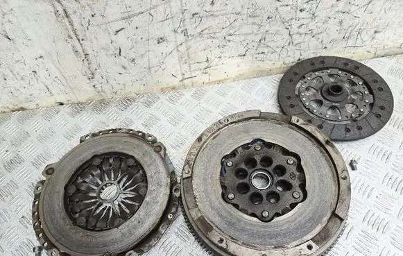 Mini One - Cooper F56 F55 Clutch set kit 8600211 21218600211 4618449