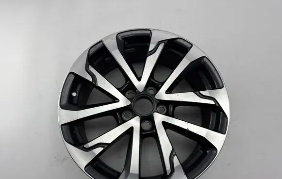 Toyota Corolla Cross R18 alloy rim