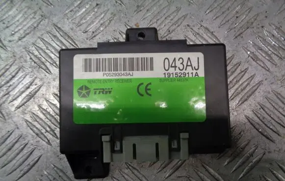 Chrysler PT Cruiser Central body control module P05293043AJ