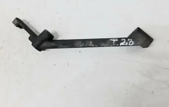 Volvo V70 Power steering pump mounting bracket 