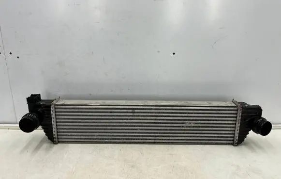Nissan NV400 Intercooler radiator 144960015r