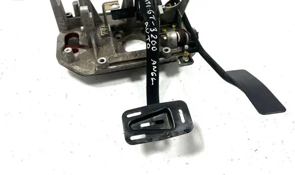 Maserati 3200 GT Coupe Pedal assembly 388415304