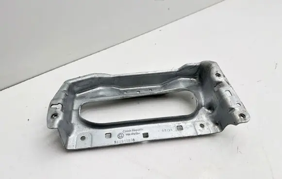 Skoda Octavia Mk4 Other interior part 5E4919695