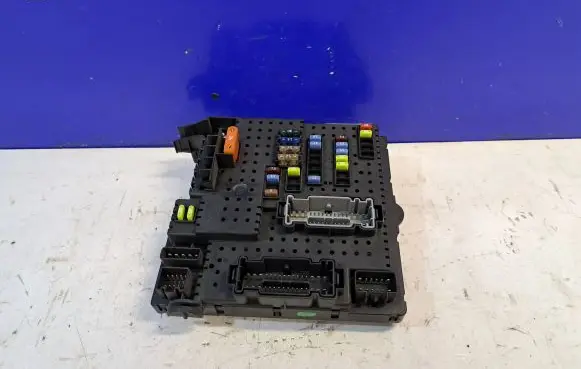 Volvo S60 Fuse module 30786646