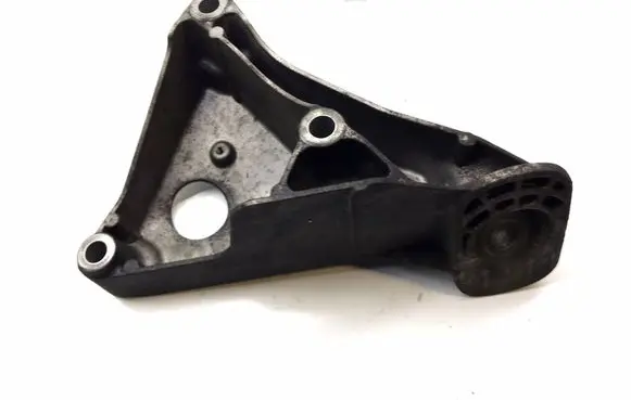 BMW 5 E60 E61 Engine mounting bracket 2211677705301 13807410 K3173