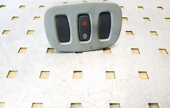 Opel Vivaro Central locking switch button 
