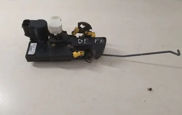 Opel Frontera B Front door lock 16639860