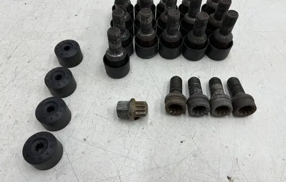Nuts/bolts