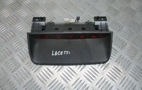 Chevrolet Lacetti Third/center stoplight
