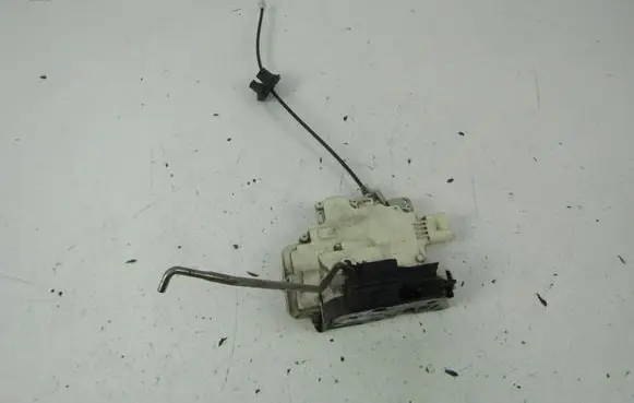 Audi A4 S4 B7 8E 8H Front door lock 