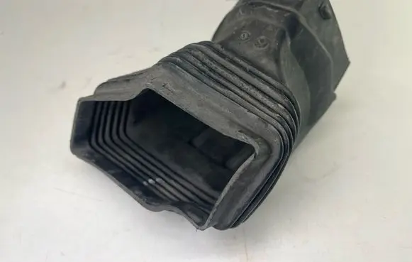 Audi A6 S6 C6 4F Air intake duct part 4F0129739B