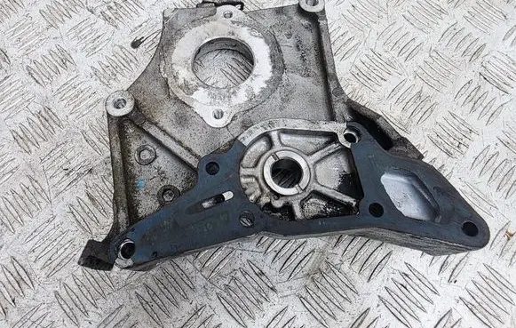 Mitsubishi L200 Fuel pump bracket 